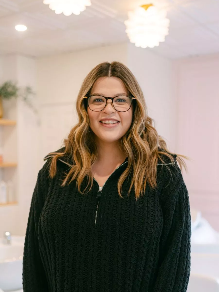Ashley Gomez, Stylist